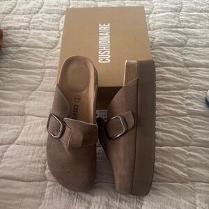 Cushionaire Women's Brown Mules